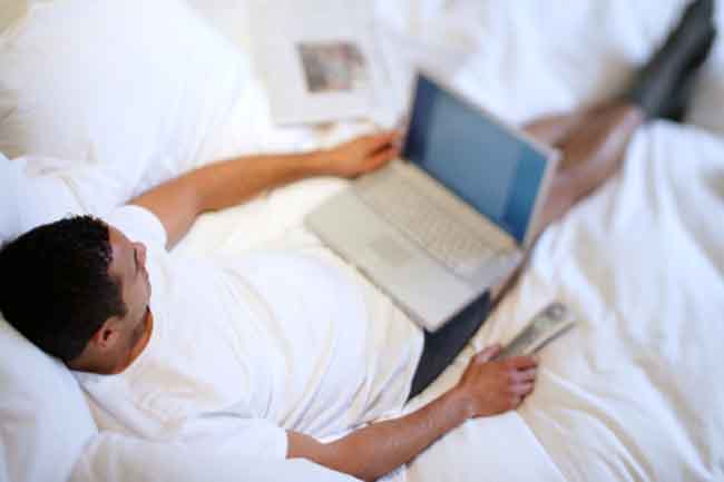 ऑफिस के काम के बारे में सोचना